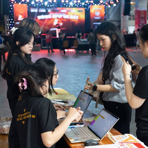 Áo thun sự kiện "Vì độc lập - Vì tự do" do HAVIAS GROUP tài trợ