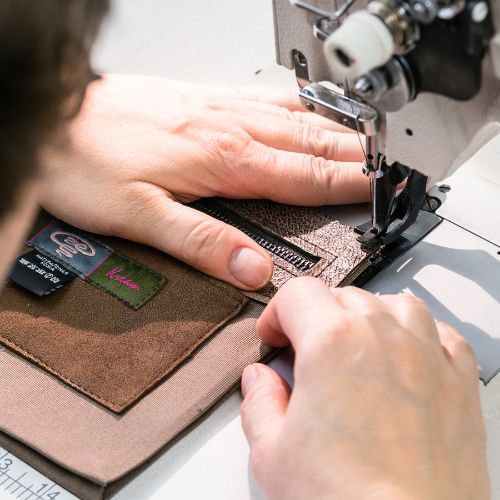 Kiểu Dáng Và Kỹ Thuật May – Chỉn Chu Hay Đơn Giản