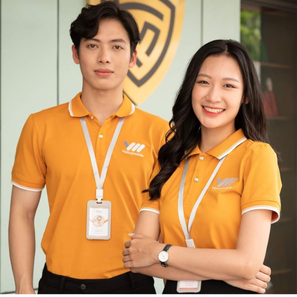 Mẫu thiết kế áo đồng phục ngân hàng đơn giản, lịch sự và chuyên nghiệp.
